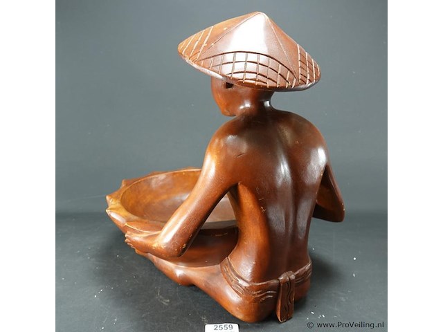 Grote in hout gesneden oosterse man met schaal - afbeelding 4 van  5