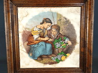 Grote keramische wandtegel in houten lijst - afbeelding 1 van  5