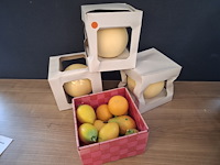 Grote kerstballen en nep fruit inclusief 3 mandjes diameter 14 cm - afbeelding 2 van  3