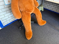 Grote knuffelbeer - afbeelding 3 van  3