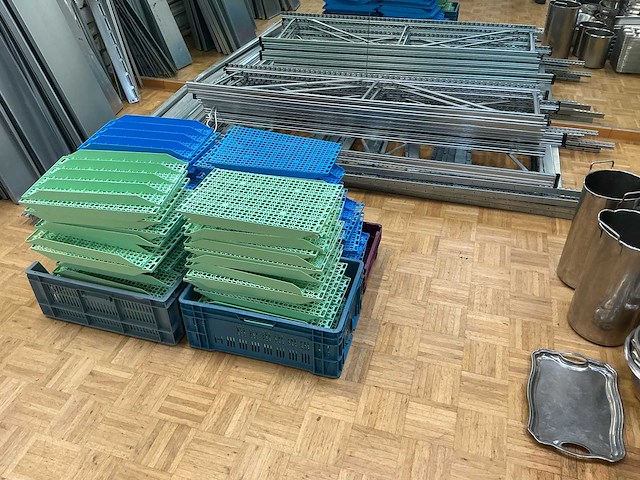 Grote koelcelcompleet met panelen, deuren en rekken koelcel - afbeelding 4 van  12