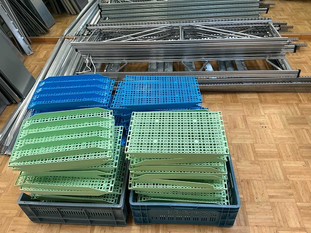 Grote koelcelcompleet met panelen, deuren en rekken koelcel - afbeelding 10 van  12