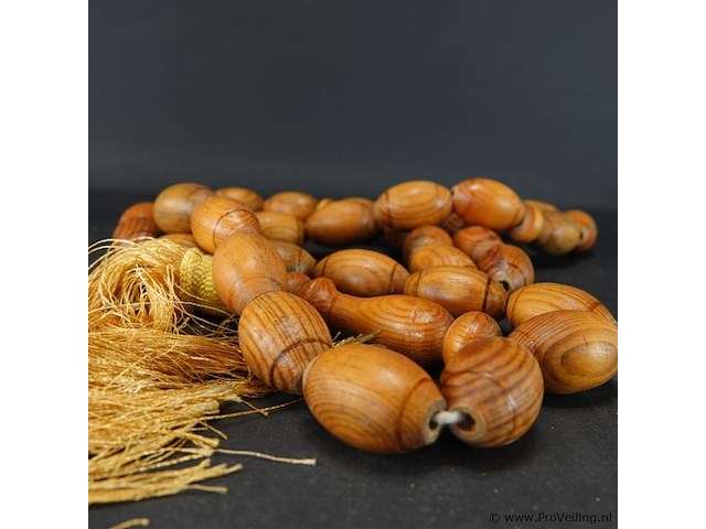Grote massief houten rozenkrans - afbeelding 4 van  5