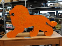 Grote oranje leeuw - afbeelding 1 van  5