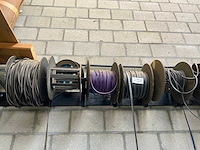 Grote partij aluminium/kunststof profielen met rubbers - afbeelding 4 van  13