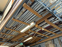 Grote partij aluminium/kunststof profielen met rubbers - afbeelding 12 van  13