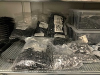 Grote partij benodigdheden voor zonnepanelen - afbeelding 4 van  26