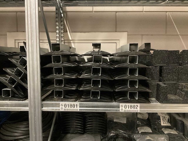 Grote partij benodigdheden voor zonnepanelen - afbeelding 6 van  26