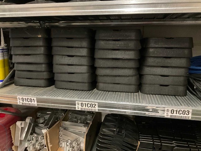 Grote partij benodigdheden voor zonnepanelen - afbeelding 11 van  26