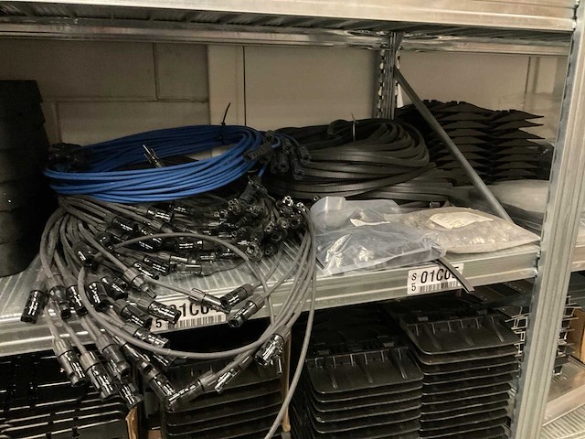 Grote partij benodigdheden voor zonnepanelen - afbeelding 13 van  26