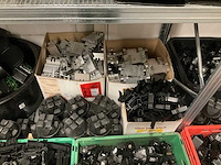 Grote partij benodigdheden voor zonnepanelen - afbeelding 19 van  26