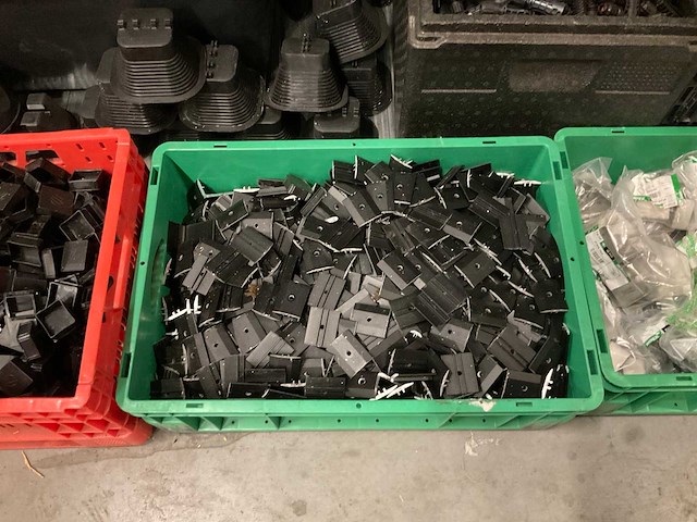 Grote partij benodigdheden voor zonnepanelen - afbeelding 22 van  26