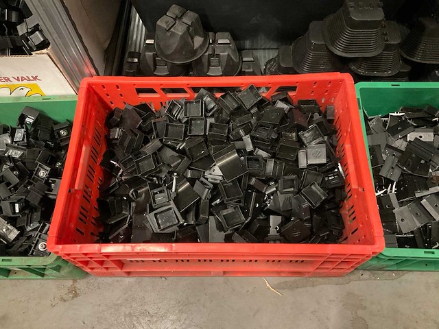 Grote partij benodigdheden voor zonnepanelen - afbeelding 24 van  26