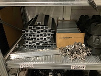 Grote partij benodigdheden voor zonnepanelen - afbeelding 25 van  26