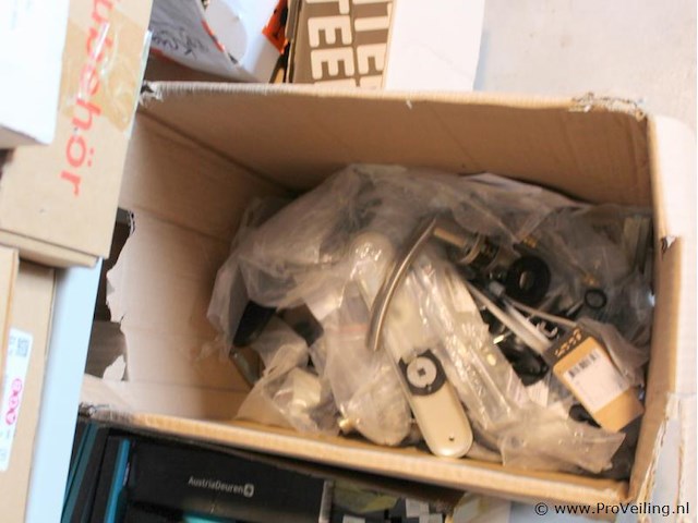 Grote partij deur- en slotbeslag - afbeelding 13 van  22