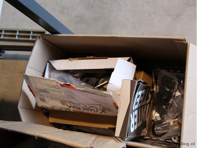 Grote partij deur- en slotbeslag - afbeelding 14 van  22