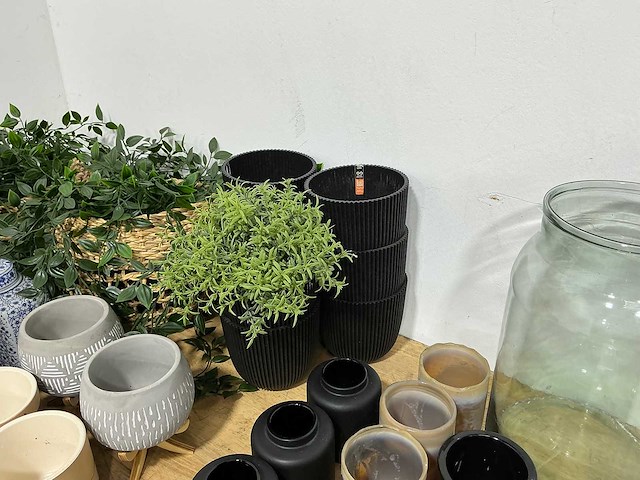Grote partij divers decoratiemateriaal - afbeelding 5 van  8