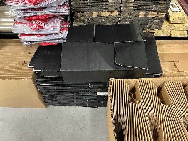 Grote partij divers verpakkingsmateriaal voor drank - afbeelding 16 van  20