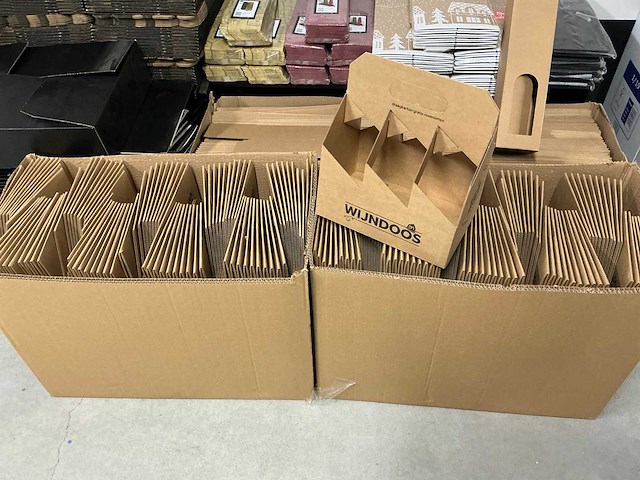 Grote partij divers verpakkingsmateriaal voor drank - afbeelding 17 van  20