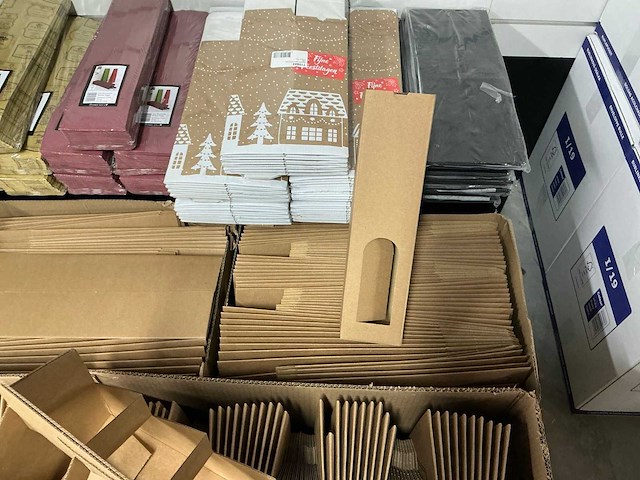 Grote partij divers verpakkingsmateriaal voor drank - afbeelding 18 van  20