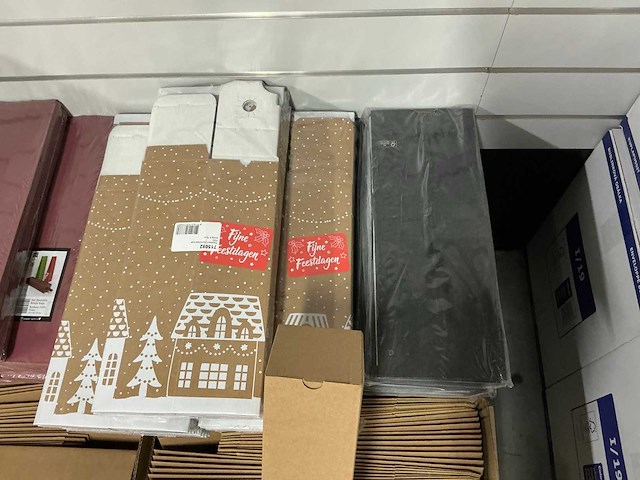 Grote partij divers verpakkingsmateriaal voor drank - afbeelding 20 van  20