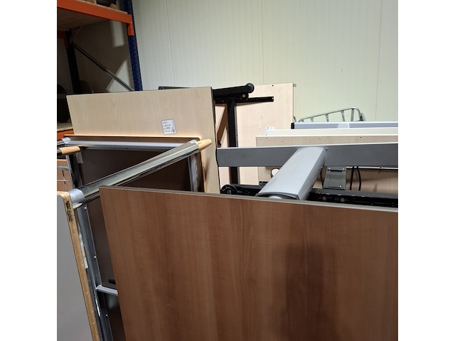 Grote partij diverse bedrijfsinventaris - afbeelding 3 van  16