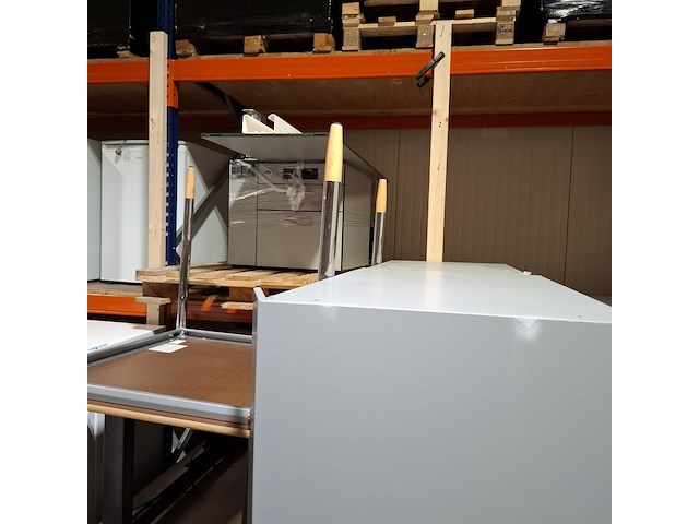 Grote partij diverse bedrijfsinventaris - afbeelding 5 van  16