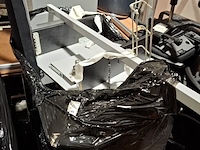 Grote partij diverse bedrijfsinventaris - afbeelding 6 van  16