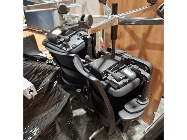 Grote partij diverse bedrijfsinventaris - afbeelding 12 van  16