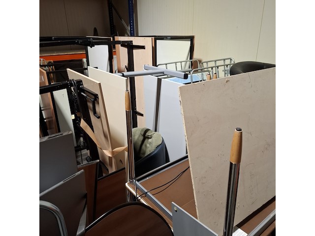 Grote partij diverse bedrijfsinventaris - afbeelding 14 van  16