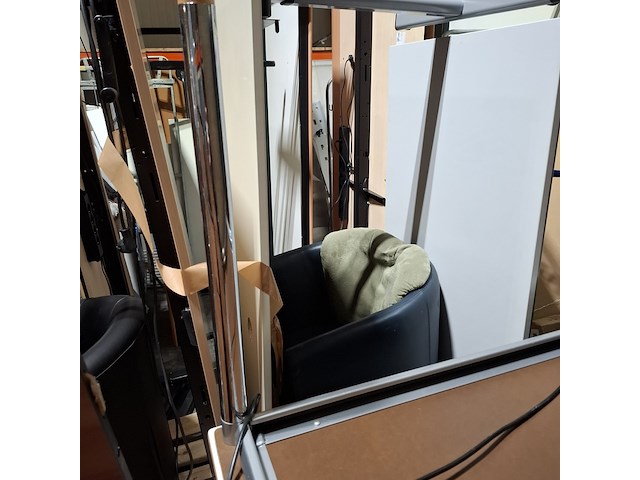 Grote partij diverse bedrijfsinventaris - afbeelding 15 van  16