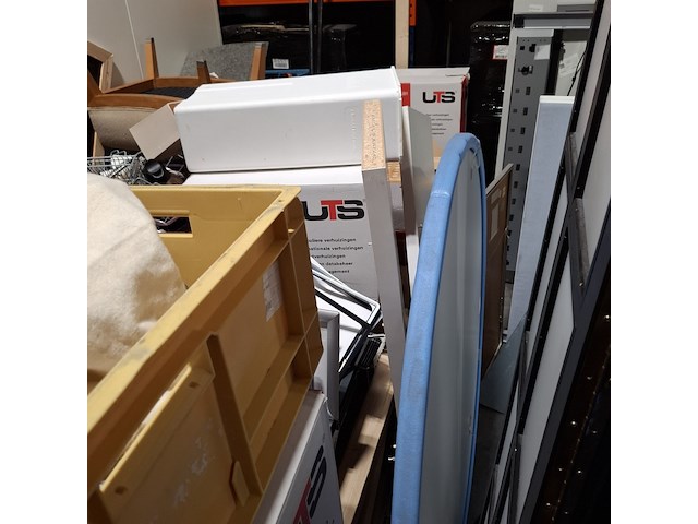 Grote partij diverse bedrijfsisnventaris - afbeelding 4 van  18