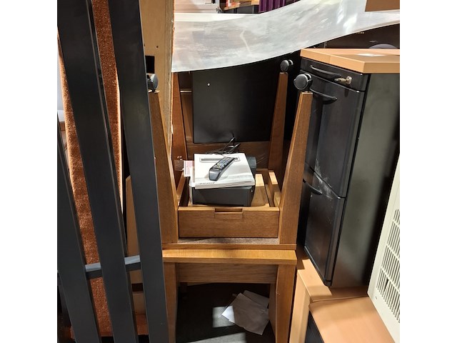 Grote partij diverse bedrijfsisnventaris - afbeelding 6 van  18