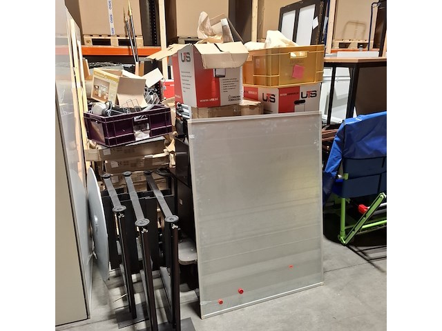 Grote partij diverse bedrijfsisnventaris - afbeelding 12 van  18