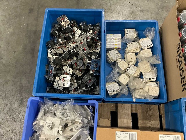 Grote partij diverse elektromaterialen - afbeelding 5 van  16