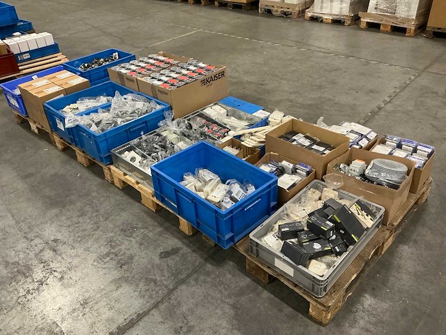 Grote partij diverse elektromaterialen - afbeelding 10 van  16