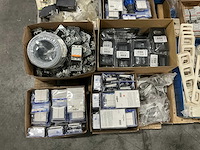Grote partij diverse elektromaterialen - afbeelding 13 van  16