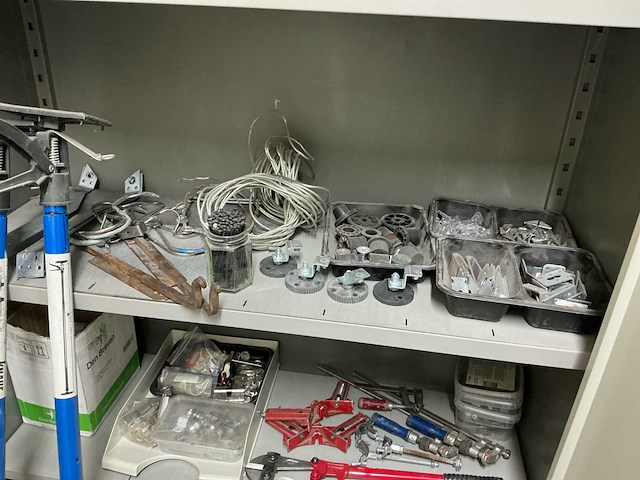 Grote partij diverse kasten en gereedschap (4x) - afbeelding 11 van  37