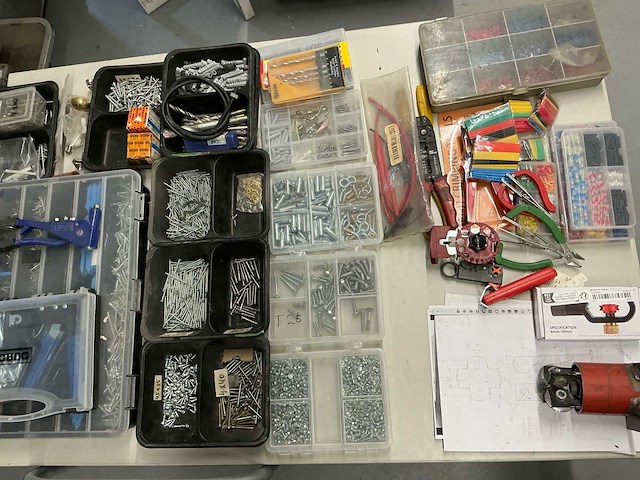 Grote partij diverse kasten en gereedschap (4x) - afbeelding 21 van  37