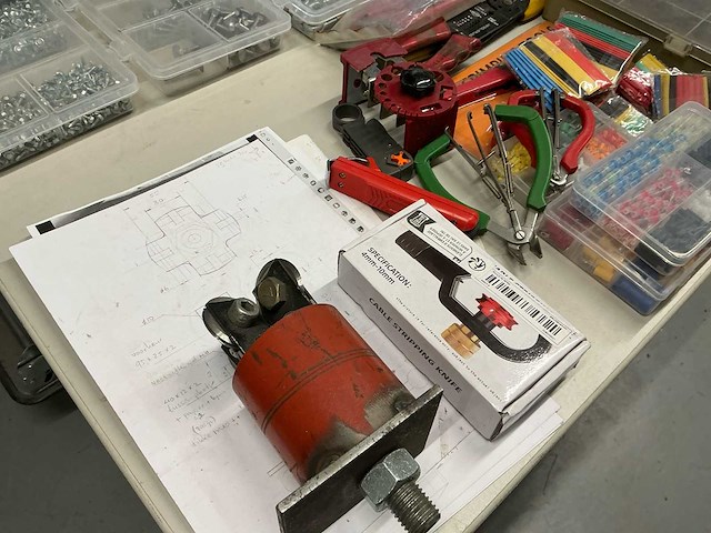 Grote partij diverse kasten en gereedschap (4x) - afbeelding 22 van  37