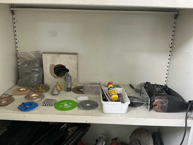 Grote partij diverse kasten en gereedschap (4x) - afbeelding 33 van  37