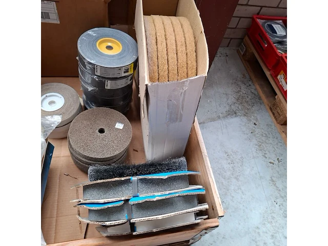 Grote partij diverse schuurmiddelen o.a. 3m, makita, festool - afbeelding 15 van  44
