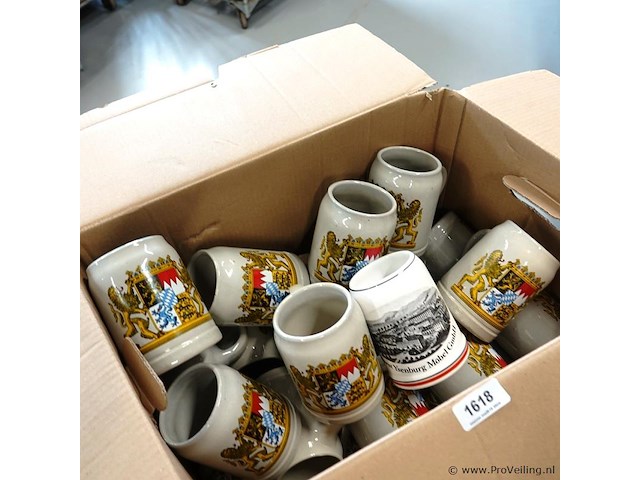 Grote partij duitse kroezen in doos - afbeelding 2 van  5