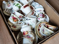 Grote partij engels porseleinen kop en schotels - afbeelding 2 van  5