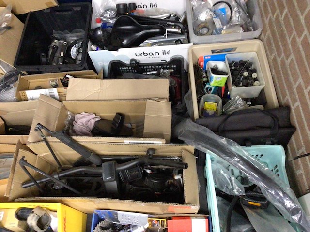 Grote partij fietsonderdelen - afbeelding 4 van  5