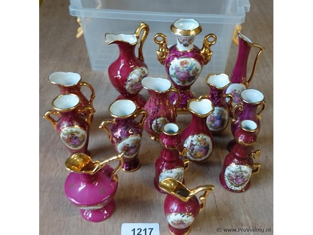 Grote partij frans porseleinen miniaturen - afbeelding 2 van  5