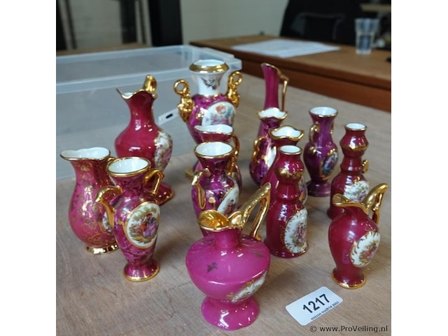 Grote partij frans porseleinen miniaturen - afbeelding 3 van  5