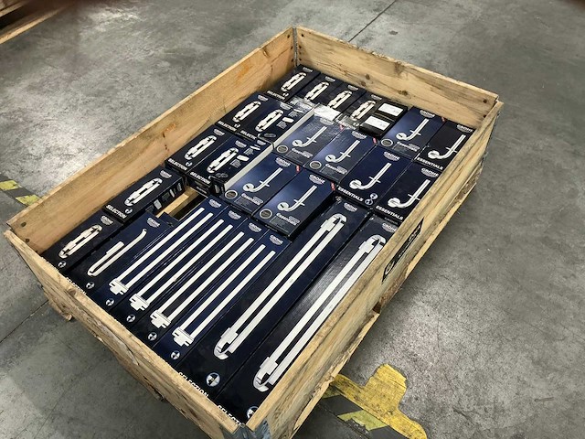 Grote partij grohe installatiematerialen en accessoires - afbeelding 1 van  8