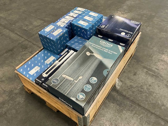 Grote partij grohe kranen en accessoires - afbeelding 1 van  9