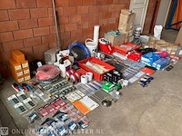 Grote partij handelsgoederen - afbeelding 1 van  7